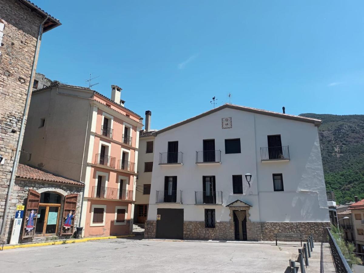 Un Tros De Sal. Casa Rural A Gerri De La Sal. Villa Exterior foto